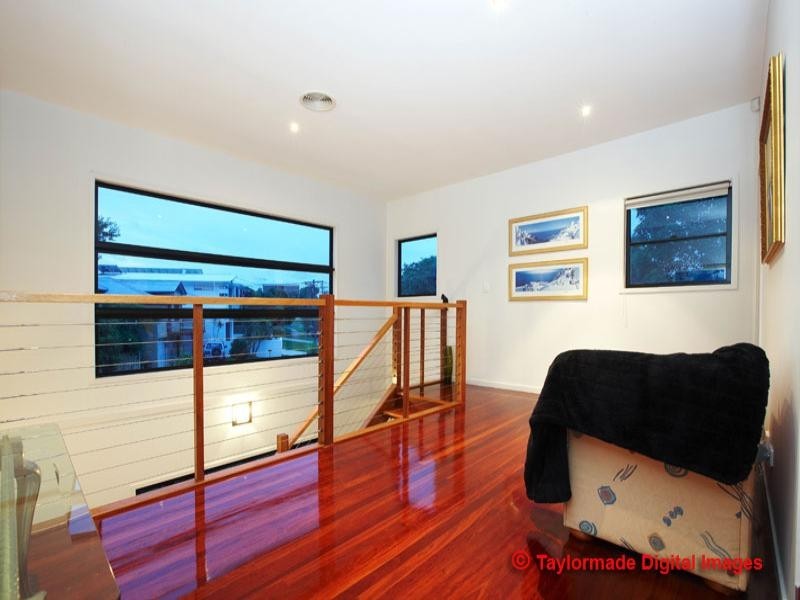 17 Jenolan Avenue, Hawthorne QLD 4171