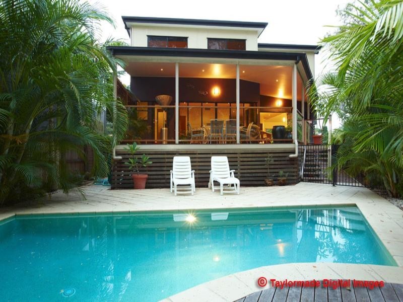 17 Jenolan Avenue, Hawthorne QLD 4171