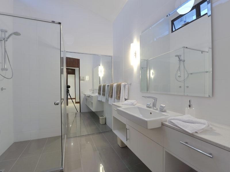 3 Stoneleigh Street, Coorparoo QLD 4151