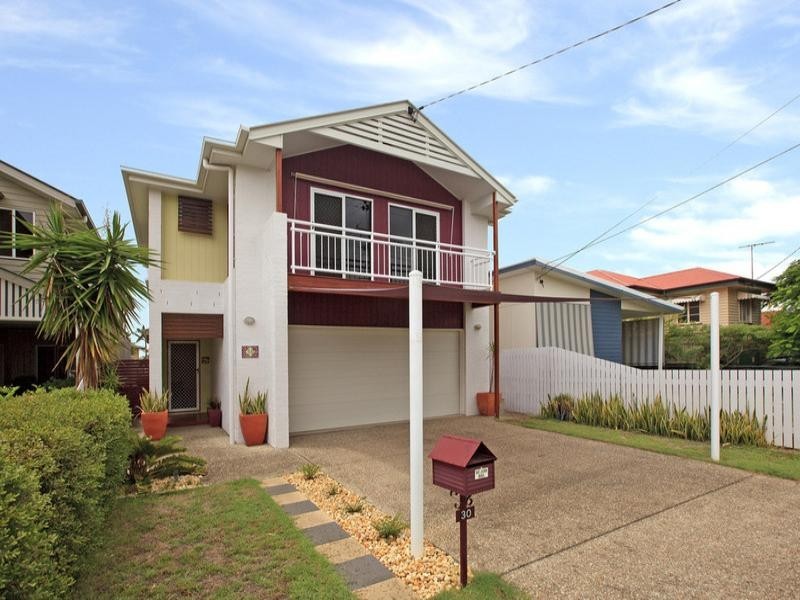 30 Stewart Parade, Manly QLD 4179