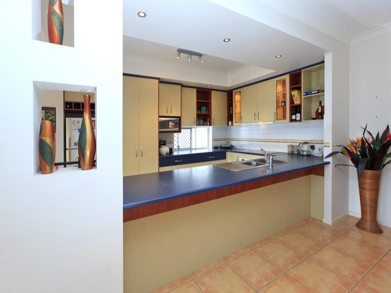 30 Stewart Parade, Manly QLD 4179