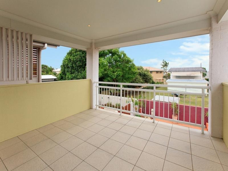 30 Stewart Parade, Manly QLD 4179