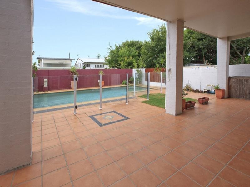 30 Stewart Parade, Manly QLD 4179