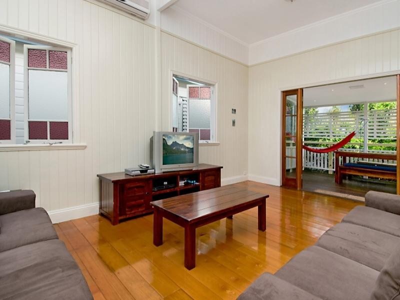 34 Mullens Street, Hawthorne QLD 4171