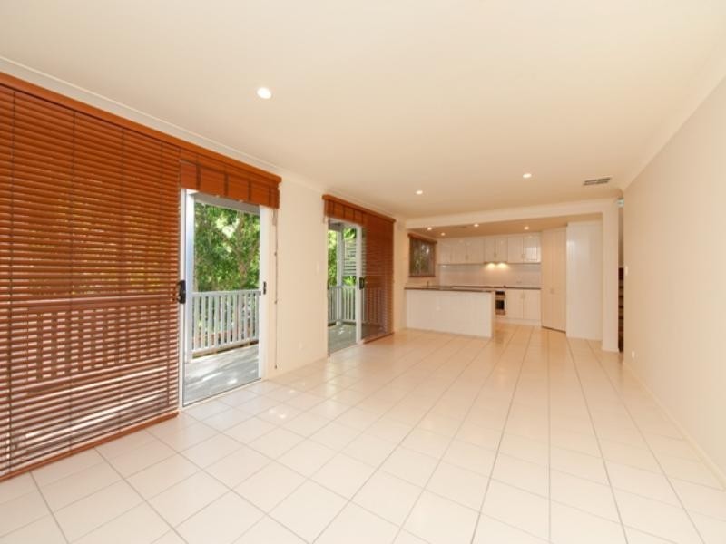 29 Oberon Street, Seven Hills QLD 4170