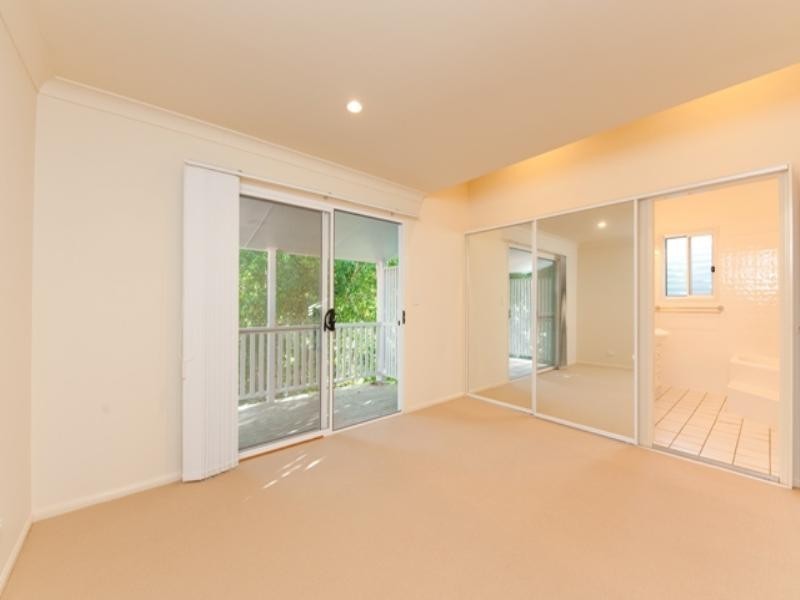 29 Oberon Street, Seven Hills QLD 4170