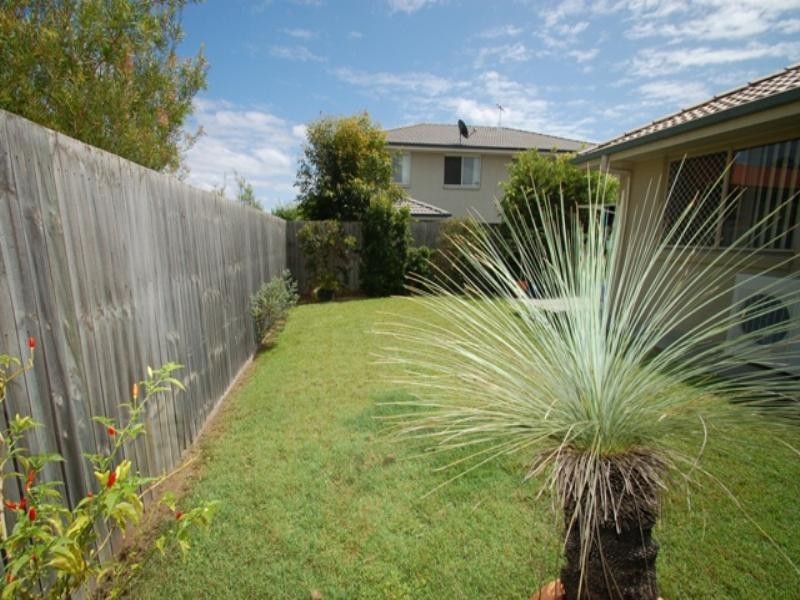 8 Mead Place, Calamvale QLD 4116