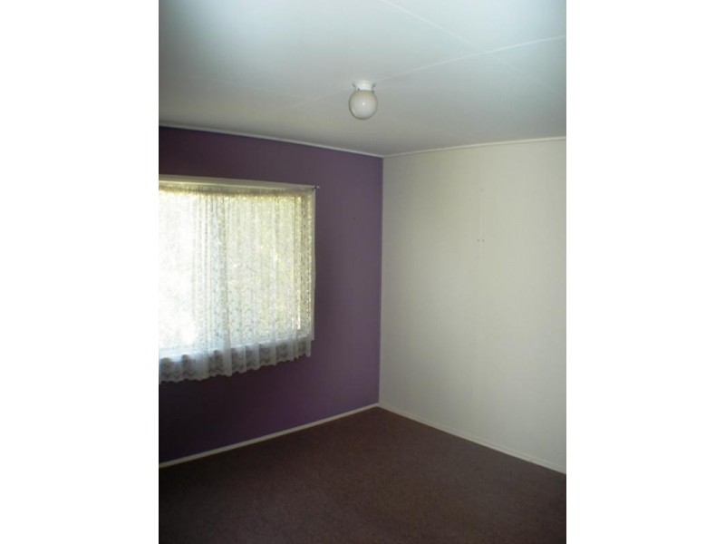 8 Maple Street, Kingston QLD 4114