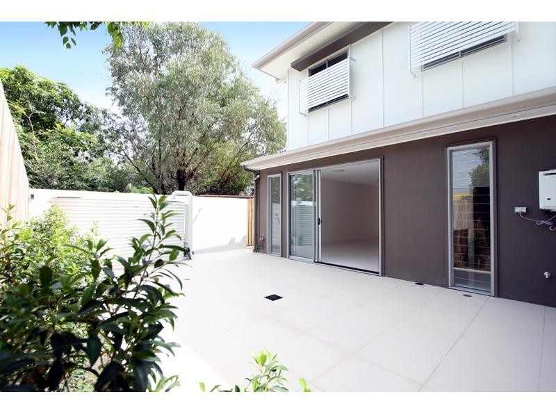 2-3/99A Grosvenor Street, Morningside QLD 4170