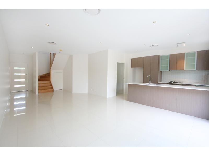 2-3/99A Grosvenor Street, Morningside QLD 4170