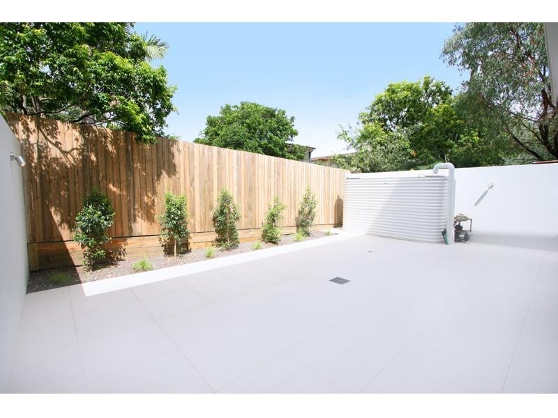 2-3/99A Grosvenor Street, Morningside QLD 4170