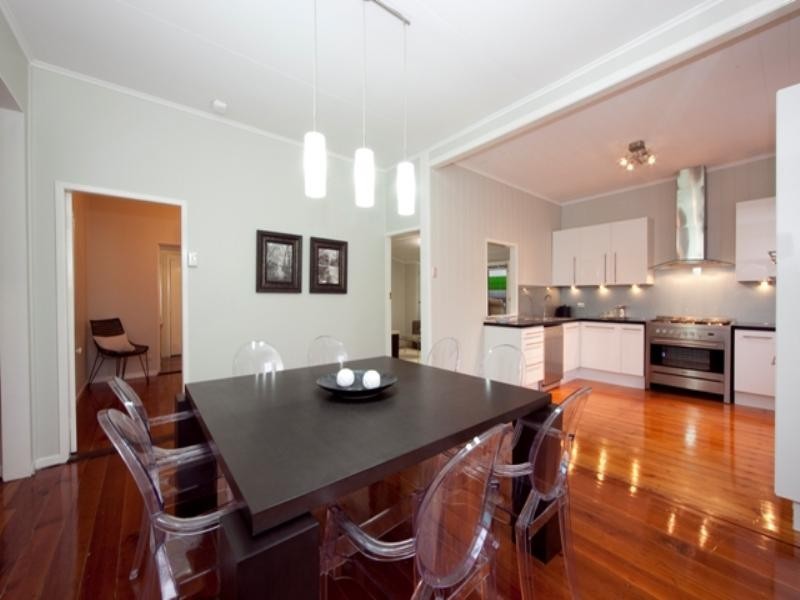 26 Norman Avenue, Norman Park QLD 4170