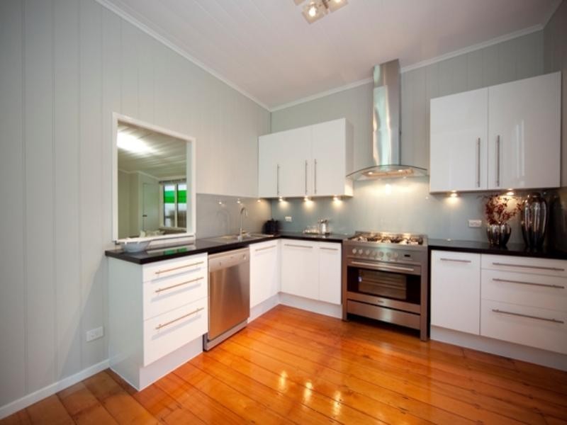 26 Norman Avenue, Norman Park QLD 4170