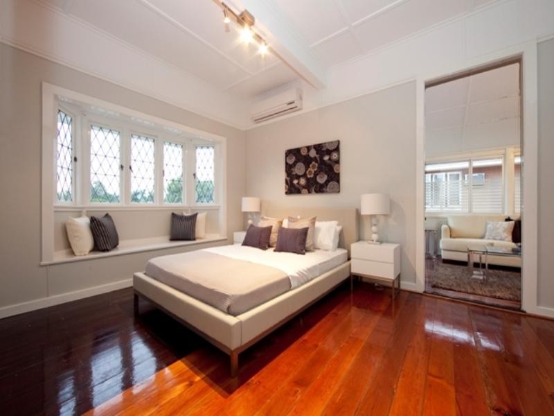 26 Norman Avenue, Norman Park QLD 4170