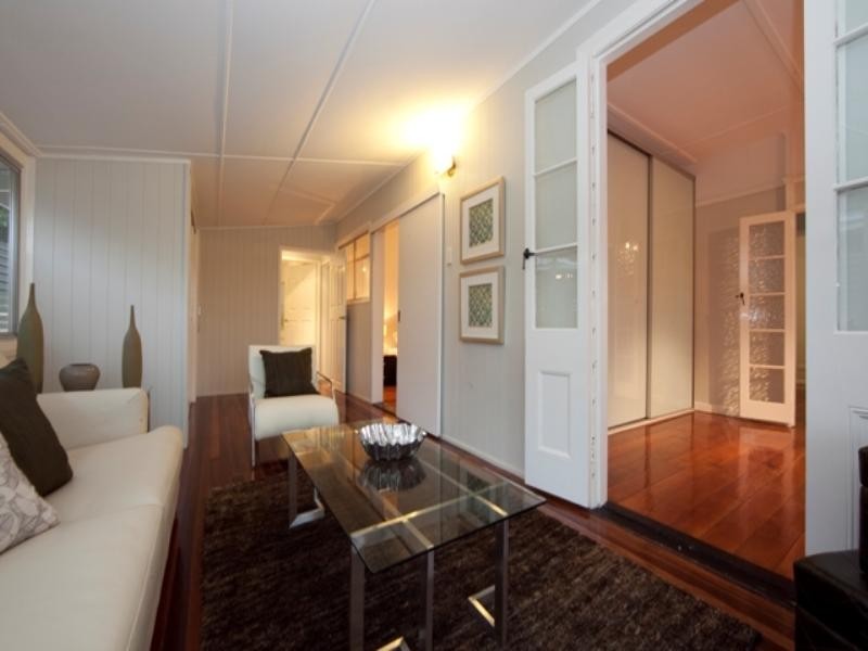 26 Norman Avenue, Norman Park QLD 4170