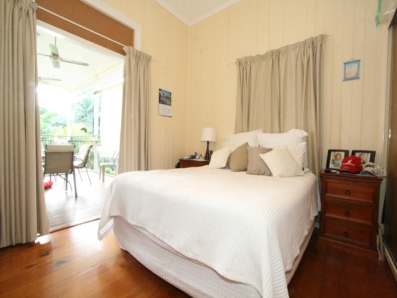 24 Birkalla Street, Bulimba QLD 4171