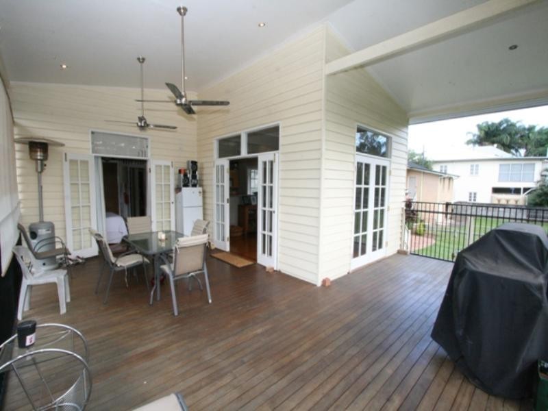 24 Birkalla Street, Bulimba QLD 4171
