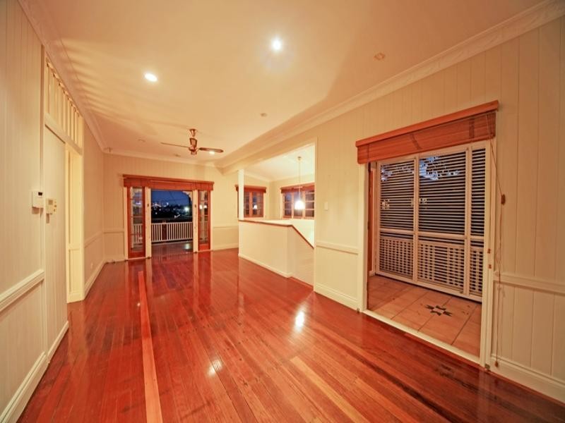 21 Ryan Avenue, Balmoral QLD 4171