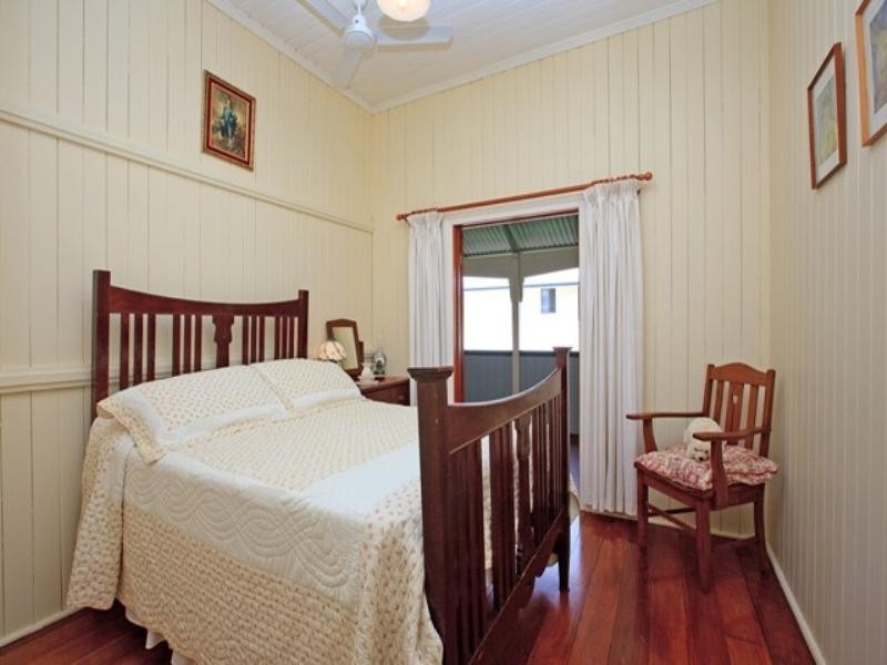 72 Brentnall Street, Norman Park QLD 4170