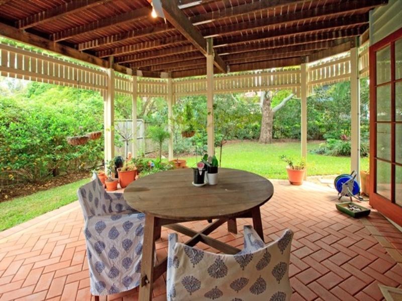 72 Brentnall Street, Norman Park QLD 4170