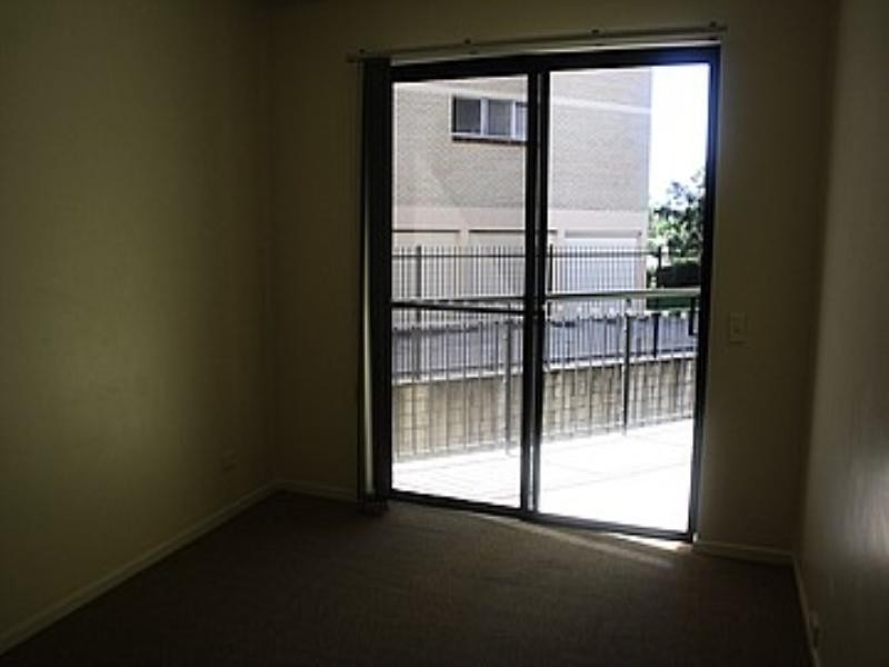 28/70 Norman Crescent, Norman Park QLD 4170