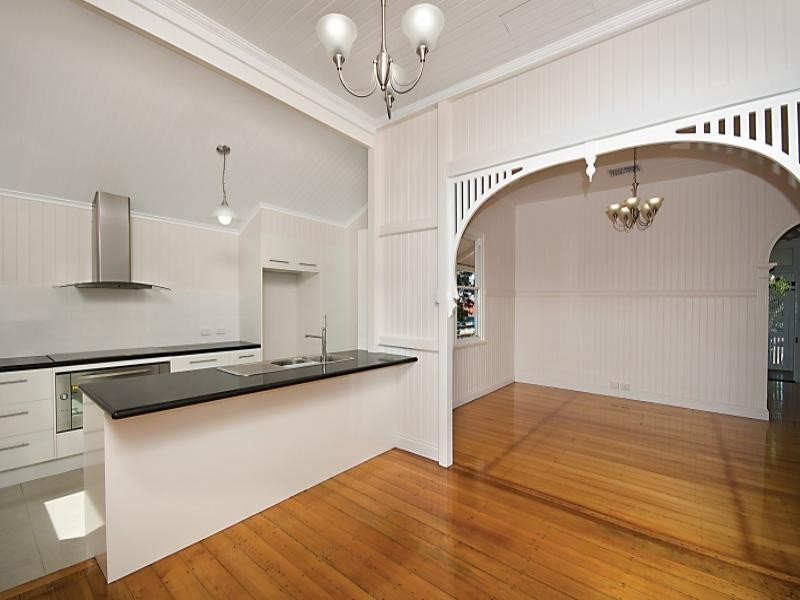 60 Burrai Street, Morningside QLD 4170