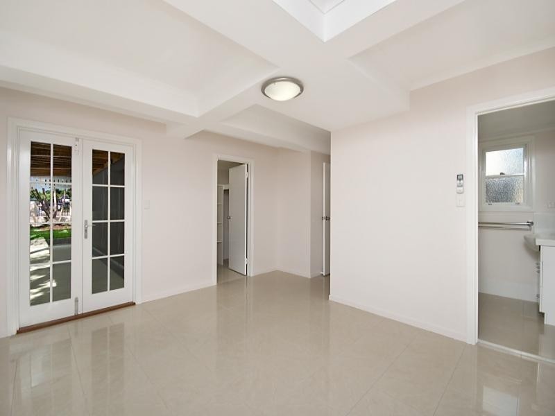 60 Burrai Street, Morningside QLD 4170