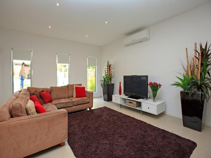 63 Beauvardia Street, Cannon Hill QLD 4170