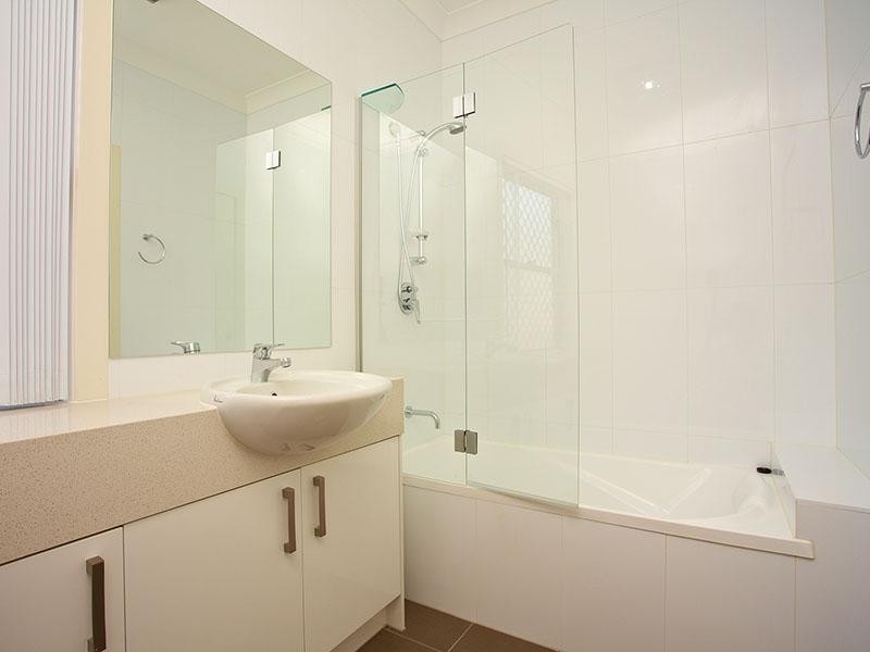 1/22-24 Park Street, Hawthorne QLD 4171