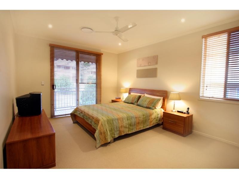 35 Kingsbury Street, Norman Park QLD 4170