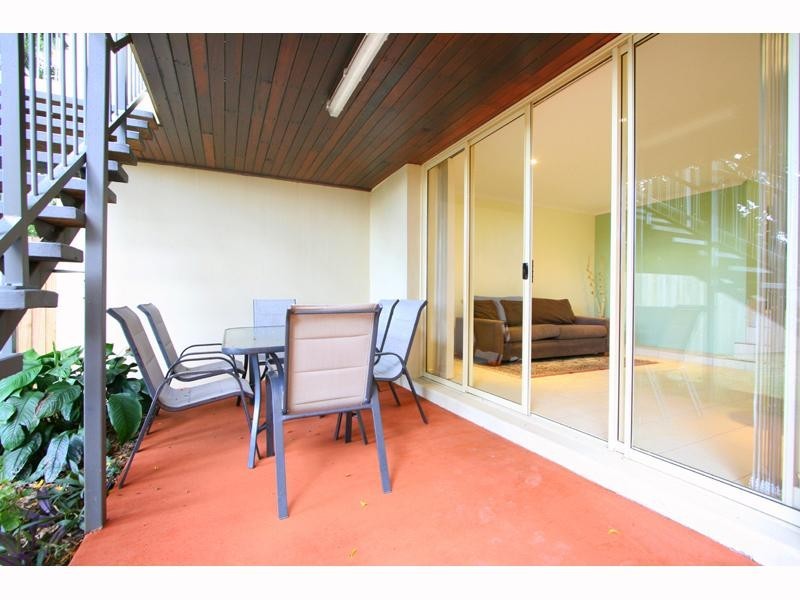 35 Kingsbury Street, Norman Park QLD 4170