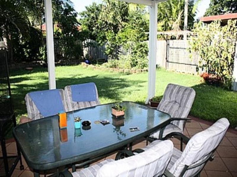 11 Cedar Street, Cannon Hill QLD 4170