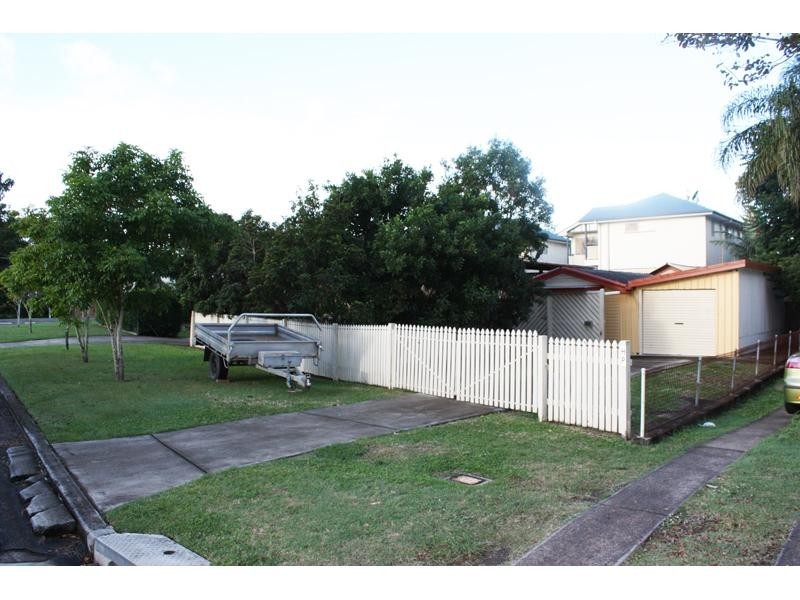 8 Redcar Street, Bulimba QLD 4171