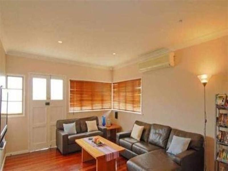 72 Malcolm Street, Hawthorne QLD 4171