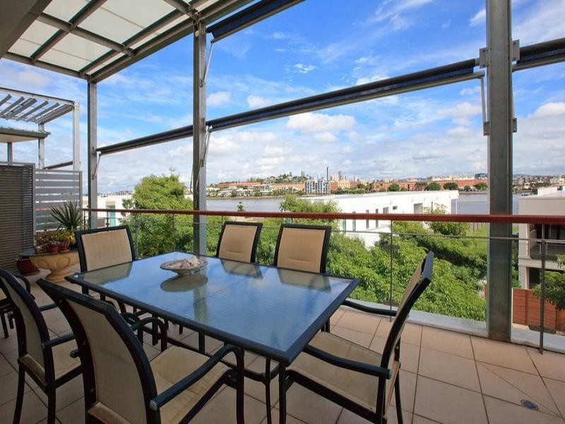 16/18 Addison Avenue, Bulimba QLD 4171