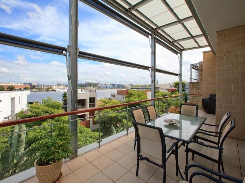 16/18 Addison Avenue, Bulimba QLD 4171