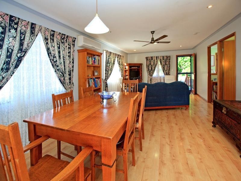 32 The Promenade, Camp Hill QLD 4152