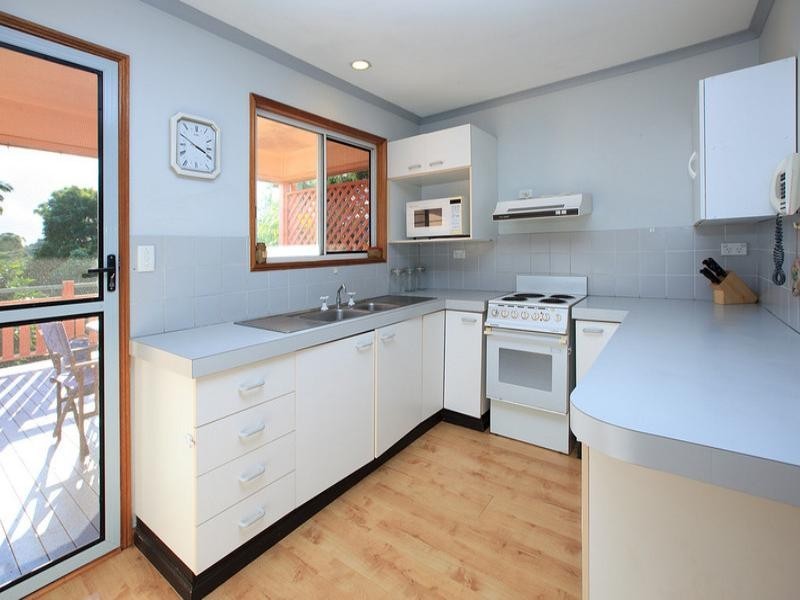 32 The Promenade, Camp Hill QLD 4152