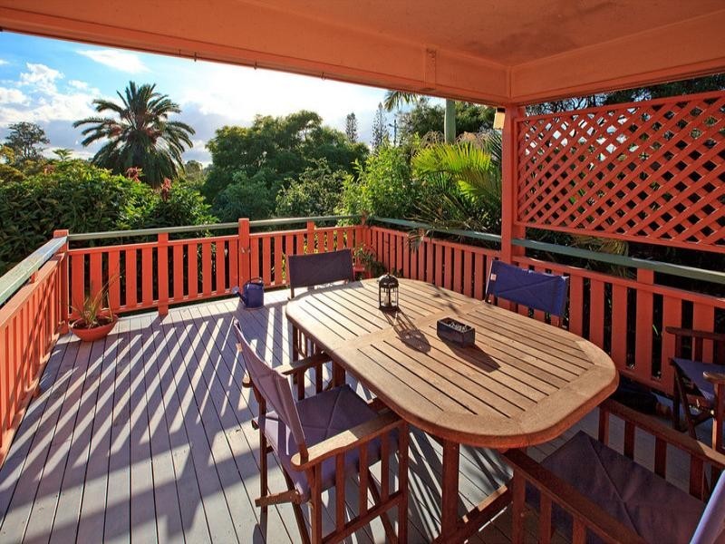 32 The Promenade, Camp Hill QLD 4152