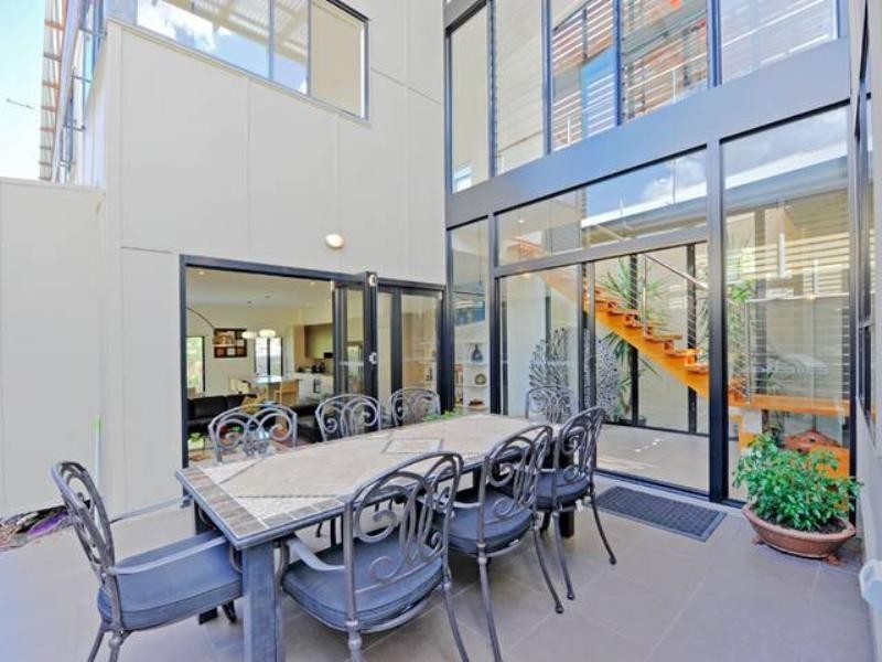 24 Goulburn Street, Hawthorne QLD 4171