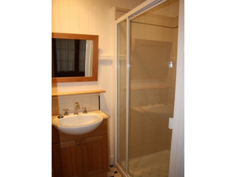 5 Bodalla Street, Norman Park QLD 4170