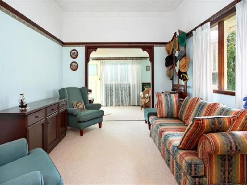 27 Glanosmond Street, Camp Hill QLD 4152