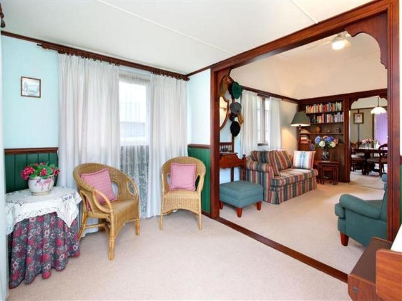 27 Glanosmond Street, Camp Hill QLD 4152