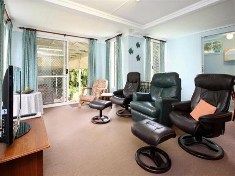 27 Glanosmond Street, Camp Hill QLD 4152