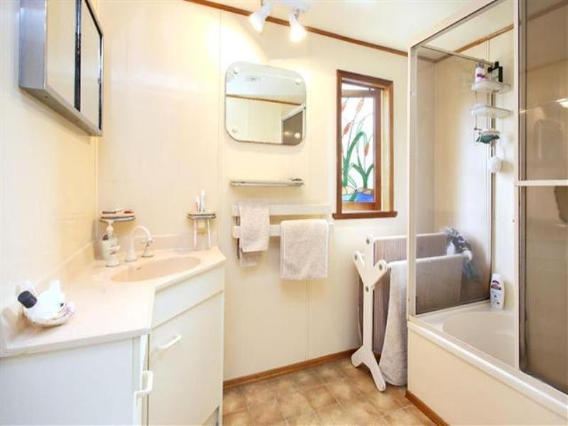 27 Glanosmond Street, Camp Hill QLD 4152