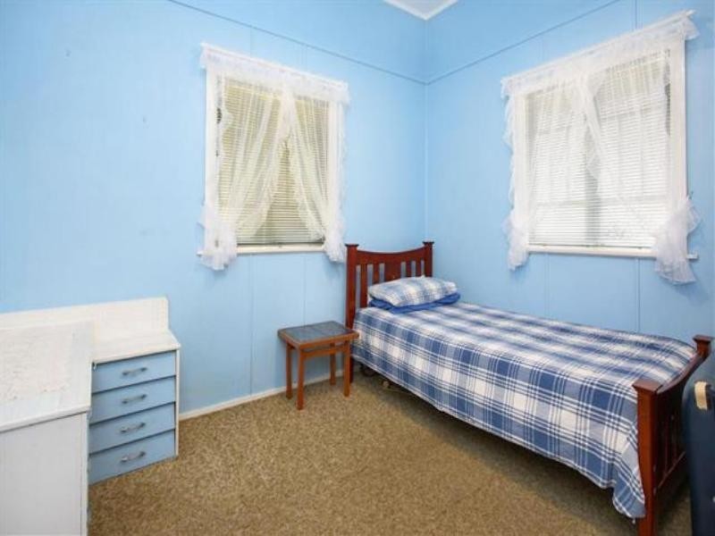 27 Glanosmond Street, Camp Hill QLD 4152