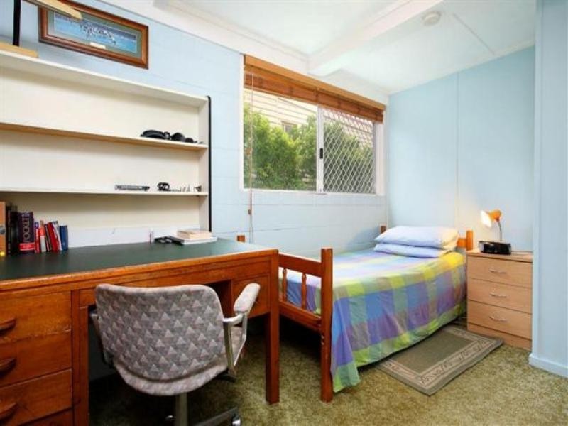 27 Glanosmond Street, Camp Hill QLD 4152