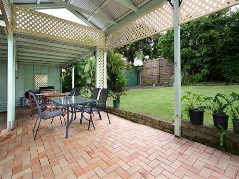 27 Glanosmond Street, Camp Hill QLD 4152