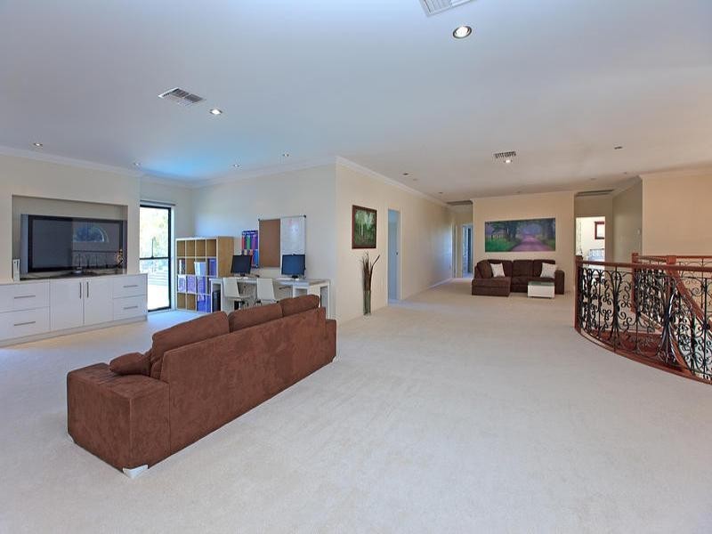 393 Boston Road, Belmont QLD 4153