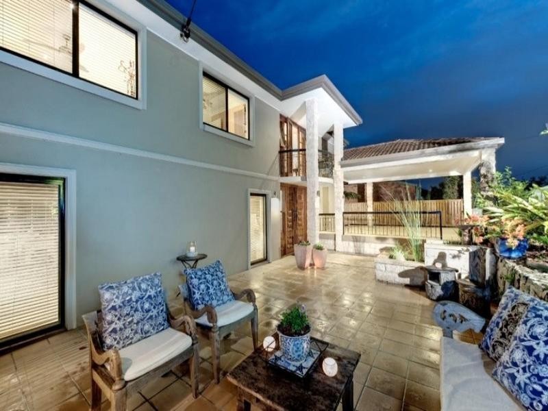 9 Garvary Street, Holland Park West QLD 4121